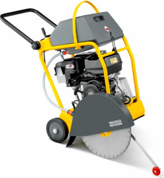 Резчик швов Wacker Neuson MFS-1350CE в прокат в Сочи. У нас лучшая цена за сутки! Возможность взять в аренду с выгодной скидкой до 40% при экспресс доставке 24/7. И помните, ночью стоимость еще дешевле на 30%! #арендапрокат #виброплита #выгодно